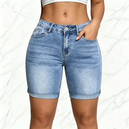 Women’s washed slim-fit jeans with pockets